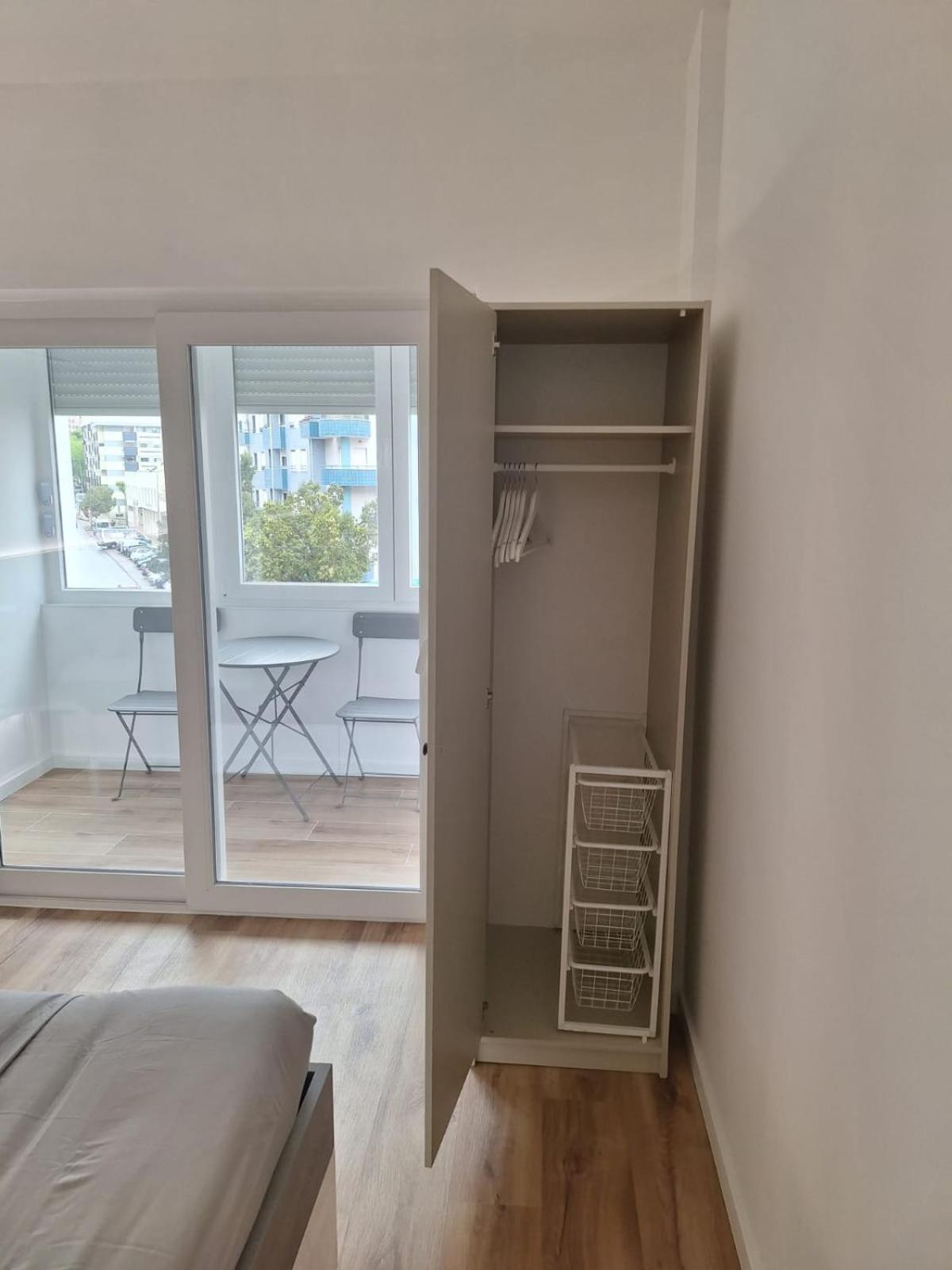 Lisbon South Bay Rooms 2 アルマダ エクステリア 写真